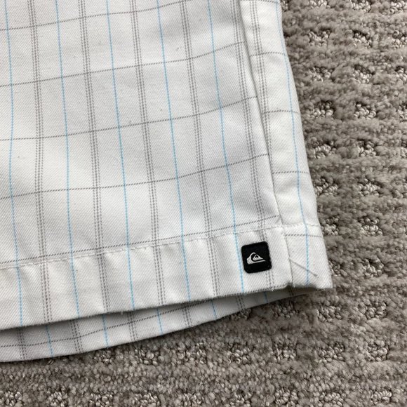 QUIKSILVER Shorts Men 34 White Blue Brown Plaid Short Pants Chino Casual Golf - Picture 2 of 13